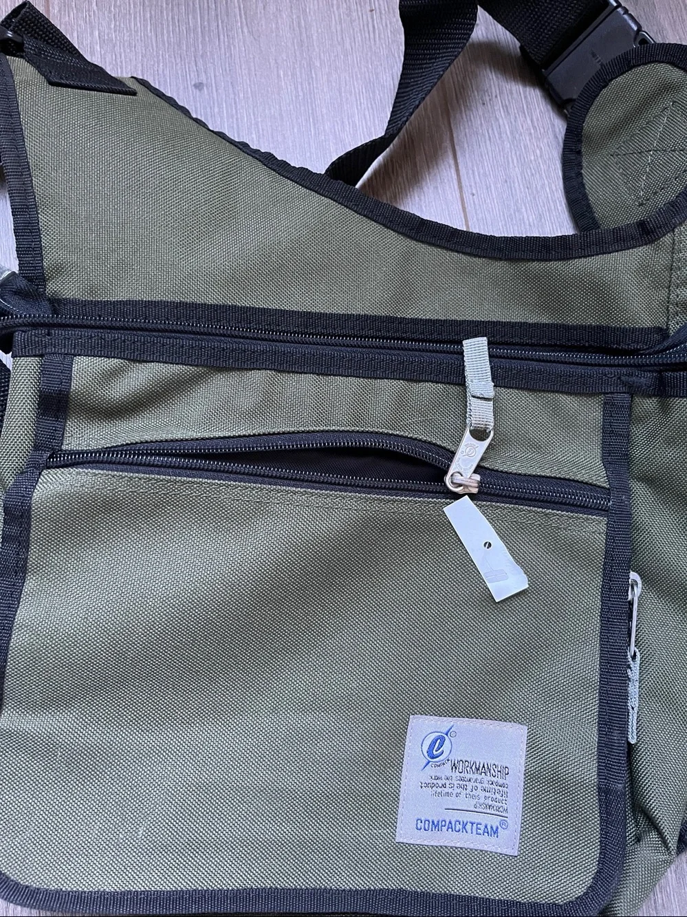 VINTAGE COMPACKTEAM WORKMANSHIP UTILITY SLING BAG